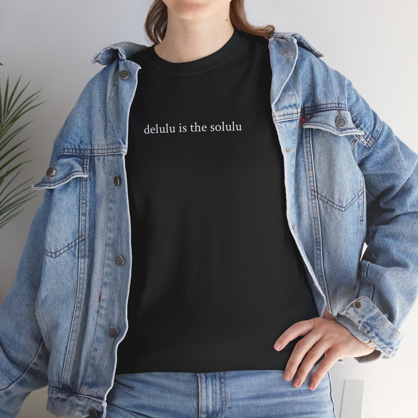 "Delulu is the solulu" Heavy T-Shirt (Black Edition)